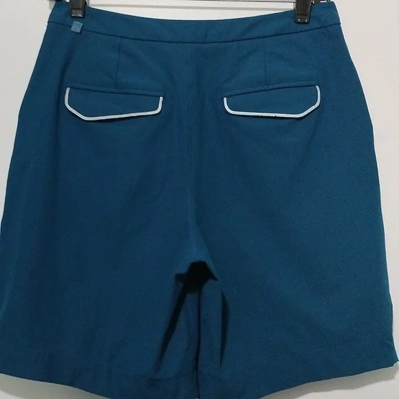 Lululemon women's Bermuda shorts size 6